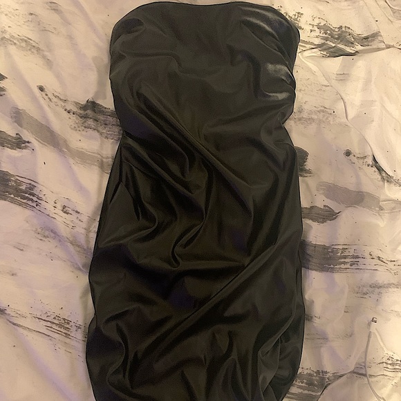 Mini black strapless dress - Picture 2 of 2